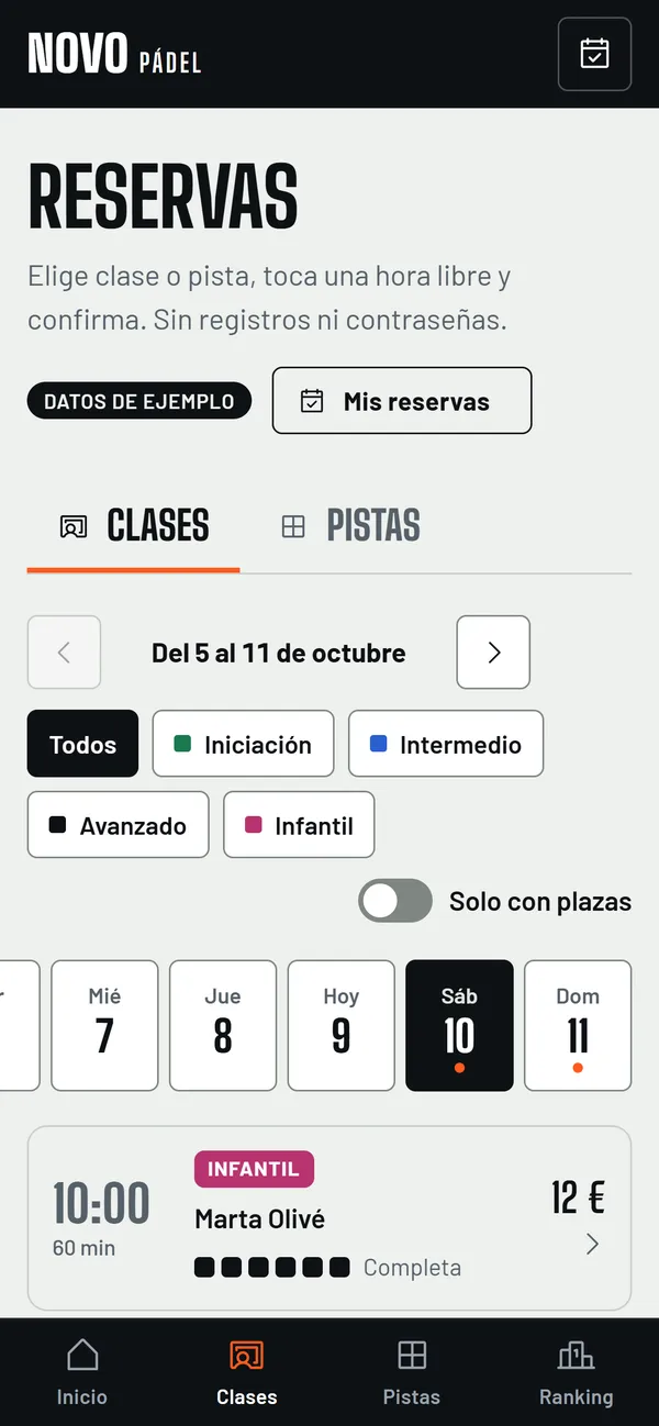 Reservas en el móvil: pestañas de clases y pistas, días de la semana y una clase infantil completa.